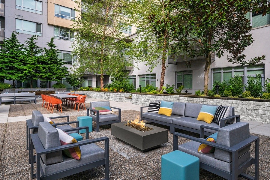Metro 112 - Bellevue, WA - Courtyard